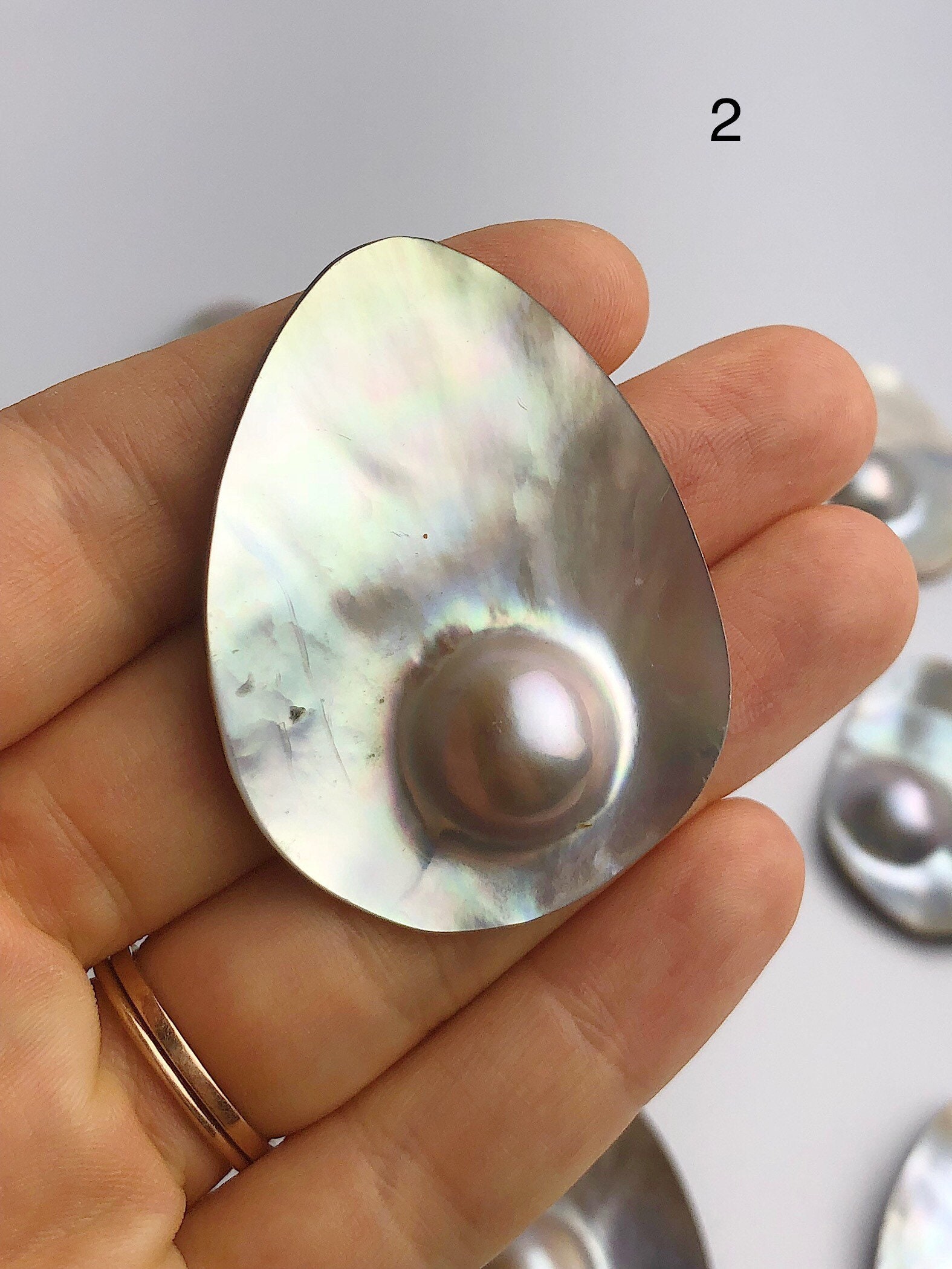 South Sea Mabe Pearls Natural Color (554 No. 19 )