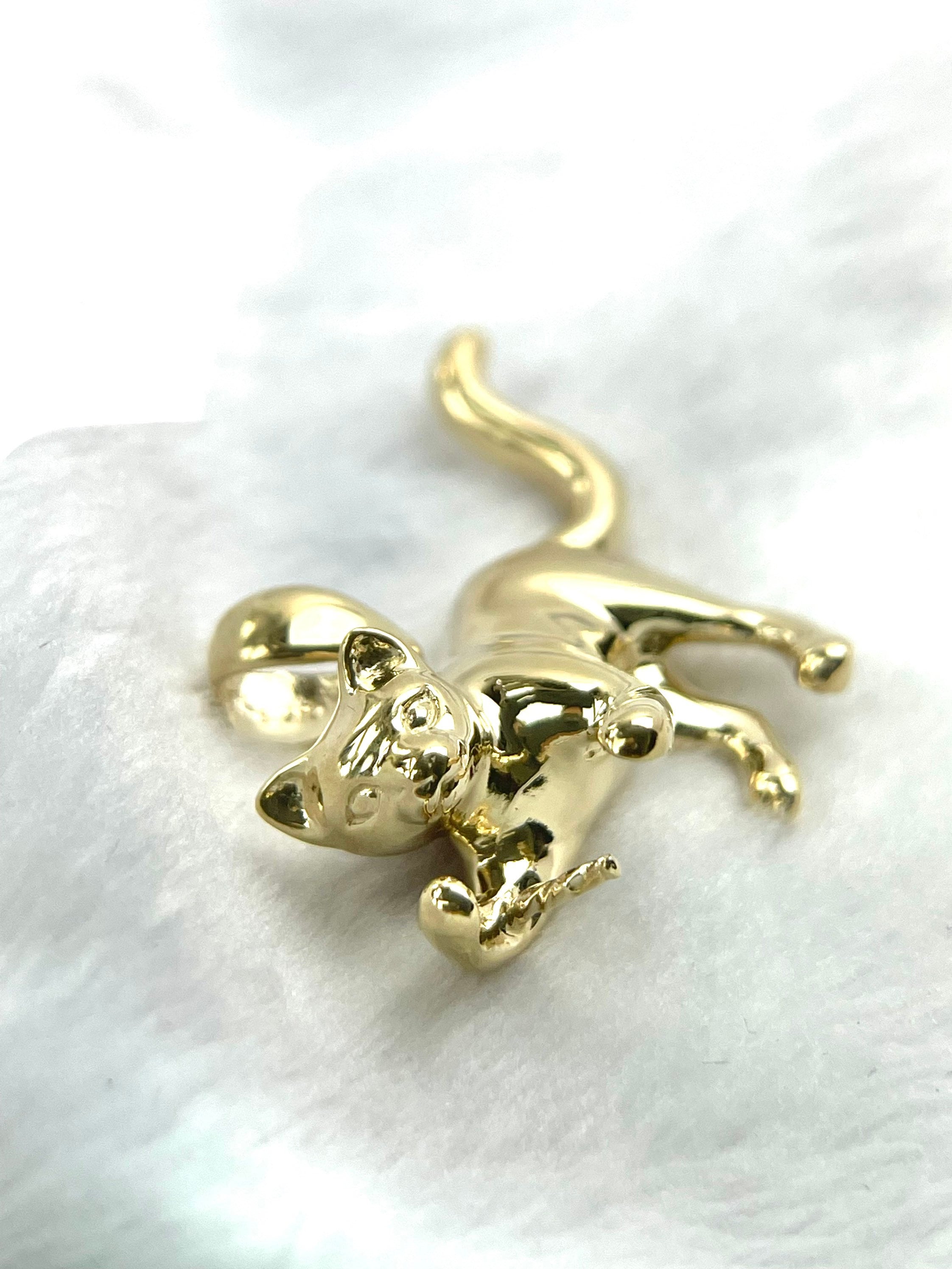 Stunning 14k solid gold cat pendant, SKU2944