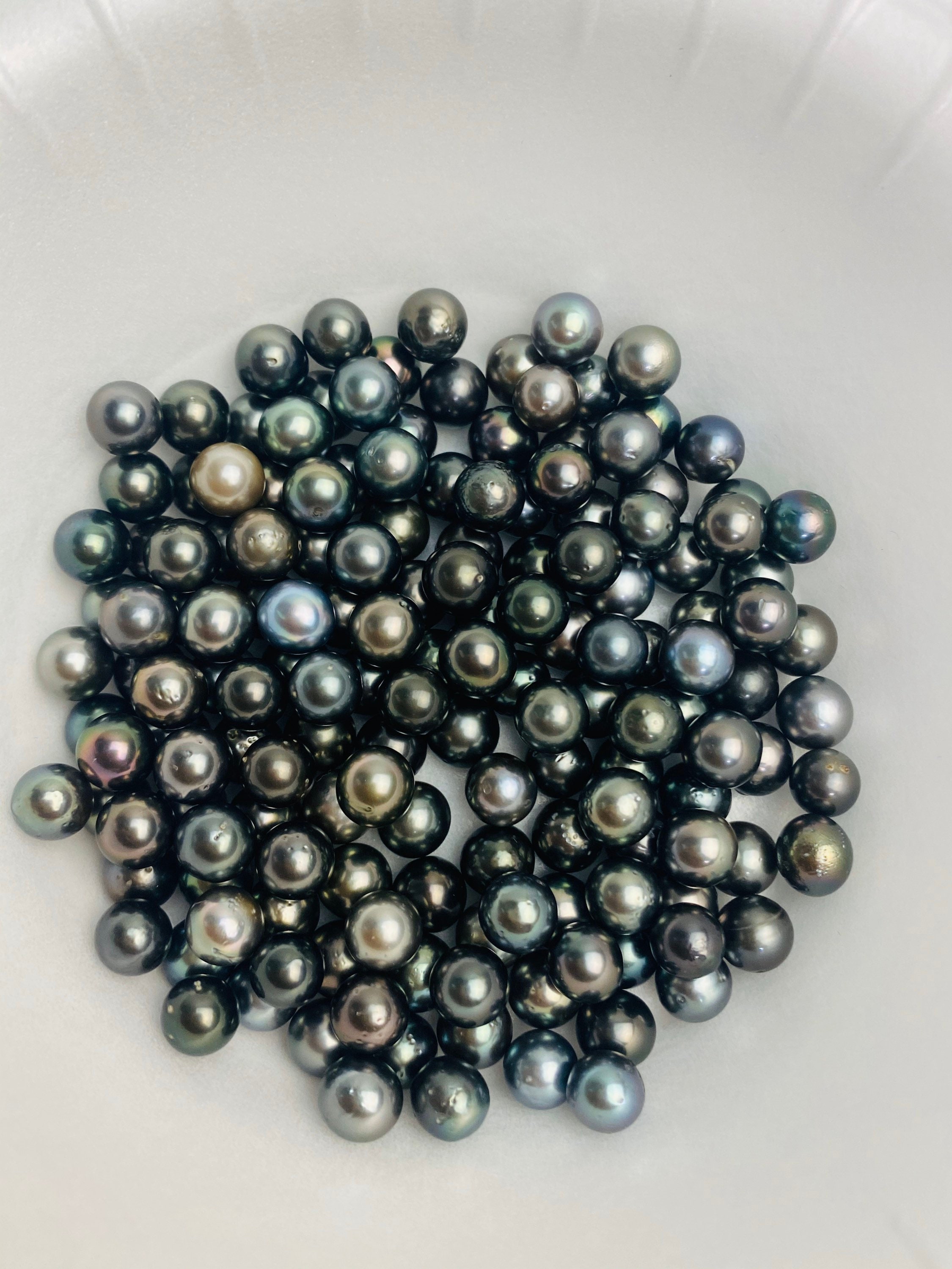 7mm Tahitian pearls, round near round, A quality #161