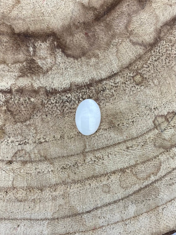 Oval Mother Of Pearl Shell, Sku#M2056