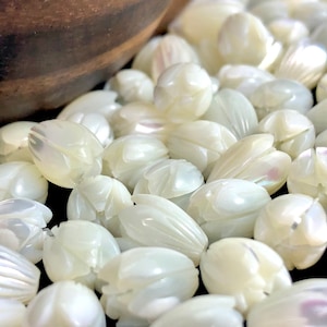 White South Sea Mother Of Pearl Pikake Beads Sku#M520