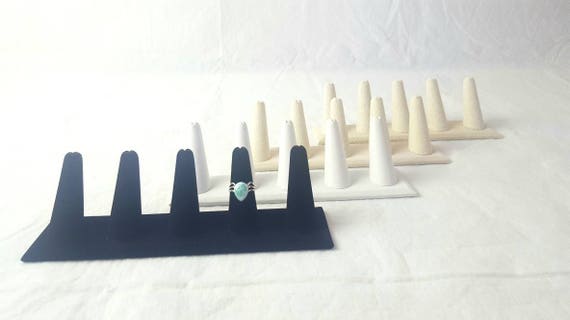 5 Finger Ring Display (ring not included).