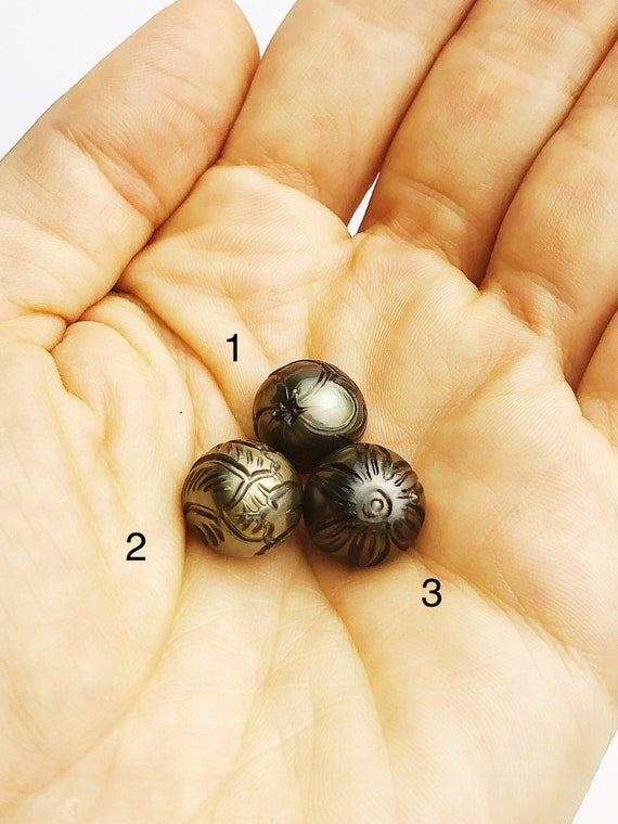 Carved Tattoo Tahitian Pearl 12mm (383)