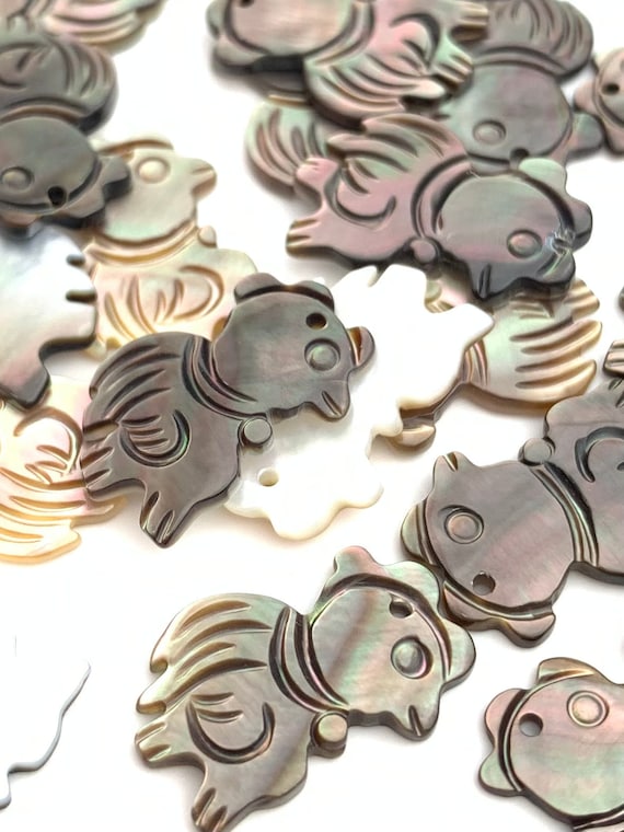 Mother of Pearl Charm Sku#M473