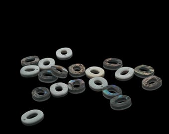 Mother Of Pearl Initials Pendants “O”