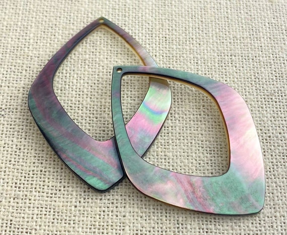 Mother of Pearl Charm Sku#M2522