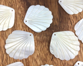 White South Sea Mother Of Pearl Clam Shell Sku#M208