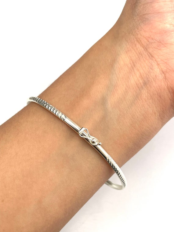 DC Bangle with clasp
