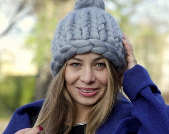 Bonnet d'hiver avec pompon en laine mérinos super douce plus de 50 couleurs au choix