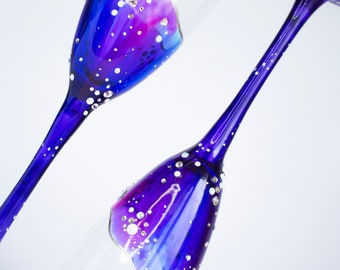 Purple galaxy Champagne Wedding Flutes, Set of 2, Wedding glasses, Bride and Groom, galaxy flutes, champagne glasses, hand painted