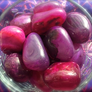 Tumbled Pink Agate, Fuchsia Agate, Full Moon Charged, Pagan Altar, Magic Spell Work, Chakra, Reiki, Crystal Grid, Meditation, Scared Space!