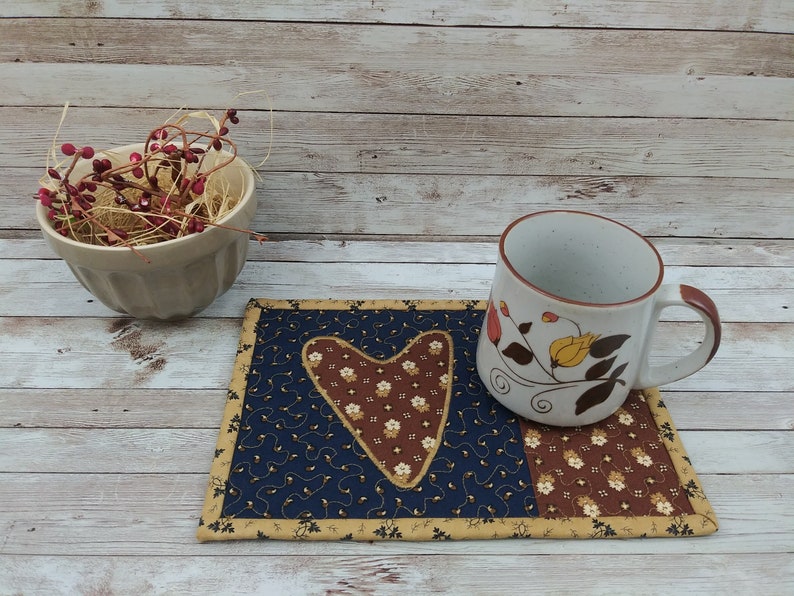 Snack Gift Basket Ideas Quilted Coasters Quilted Mug Rug Set Desk Mat Accessories Rustic Home Decorations Heart Applique Design #912