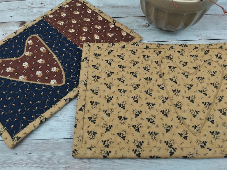 Snack Gift Basket Ideas Quilted Coasters Quilted Mug Rug Set Desk Mat Accessories Rustic Home Decorations Heart Applique Design #912