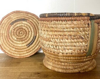 Large Hand-Woven Vintage Basket With Lid / 10 inch tall, Seagrass Woven Coiled Basket