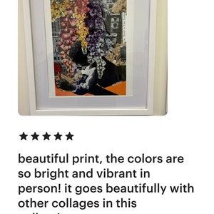 Pu&ograve; includere: Una stampa di collage incorniciata che presenta una persona con una corona di fiori fatta di fiori colorati. La stampa ha una tavolozza di colori vibrante e uno stile unico e astratto.