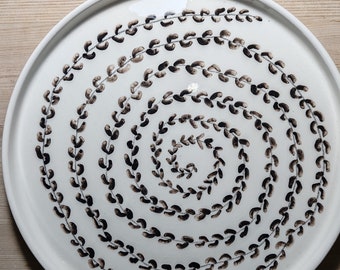 Ceramic plate - High edge Black sprig
