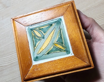 Wooden box with Mini ceramic tile