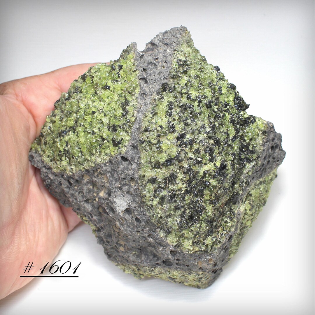 San Carlos Arizona Dunite Olivine Basalt Lava, Rock and Mineral Display ...