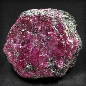 Star Ruby Corundum Crystal with Strong Red Fluorescence, from Tanzania