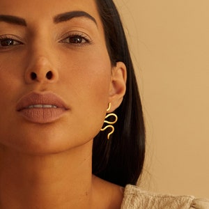 Short snake earrings / handmade snake earrings / ethnic and ethic earrings / desert jewelry / parisian jewelry / trendy earrings
