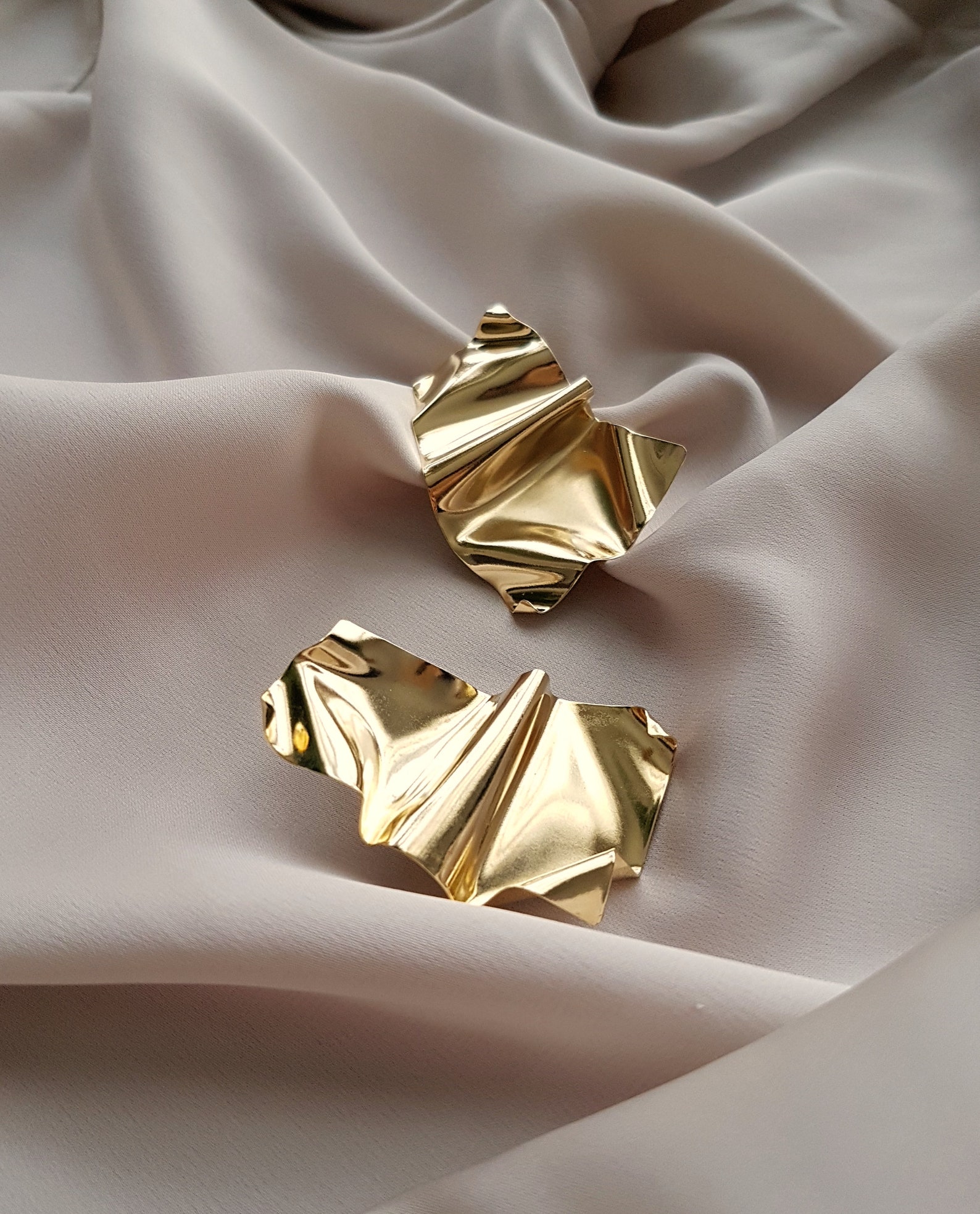 Statement stud earrings Outlet