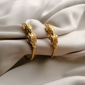 Vintage roman hammered hoop earrings bathed in 24k gold or palladium, made by hand in Paris, France image 1