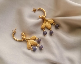 Beautiful dangling earrings with lilac glass beads and hoop earrings, bathed in 24k gold or silver, made by hand in Paris, France