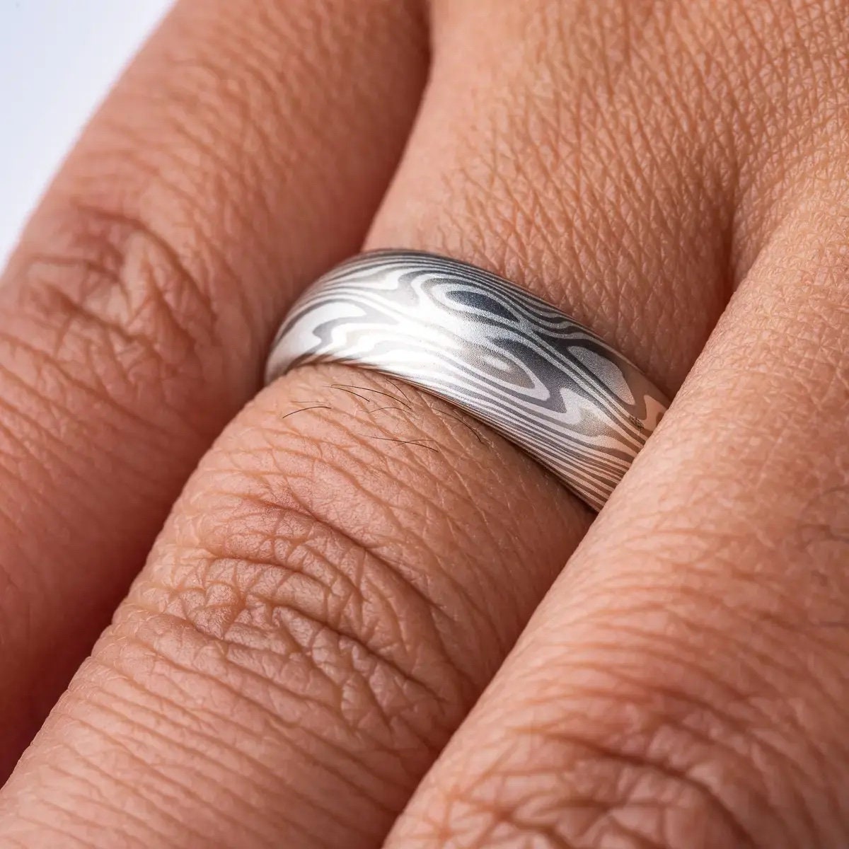 Ordene Anillo Boda Mujer Immortal Luck en 0.015 Quilates 9k Oro amarillo  Circonita | GLAMIRA.com, image size:1200x1200