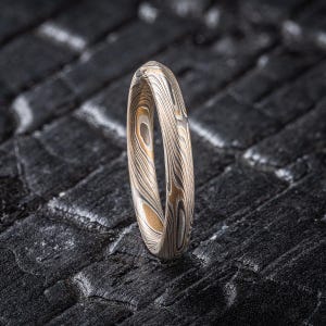 Beveled Mokume Gane Band in Yellow Gold and Palladium
