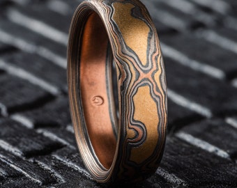 Earthy Woodgrain Pattern Ring in Firestorm Palette