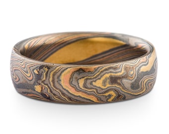 Dynamische Mokume Gane Twist-patroon trouwring of ring in Firestorm-palet