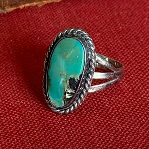 Stunning Vintage Turquoise and Silver Ring image 1