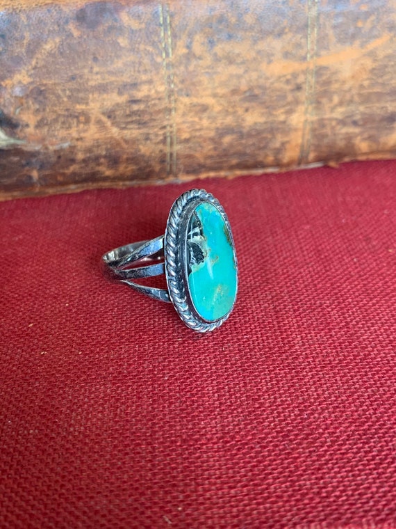 Stunning Vintage Turquoise and Silver Ring - image 3