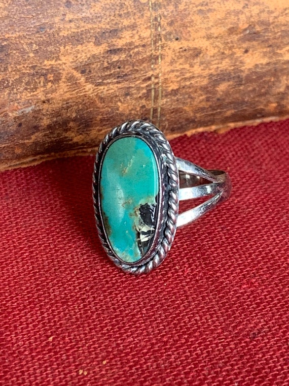 Stunning Vintage Turquoise and Silver Ring - image 2