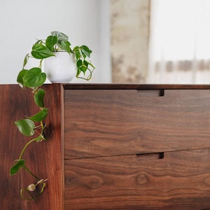 Modern Dresser 5 Tall Drawer