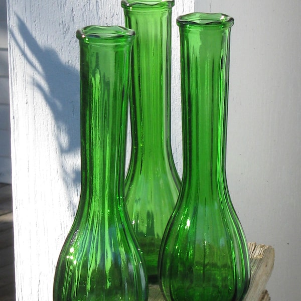 Green Glass Vintage Bud Vases-Set Of Three-Wedding Vases-Vintage Emerald Green-Green Bud Vase-Set-Home Decor-Glass Vase Lot-Florist Supply