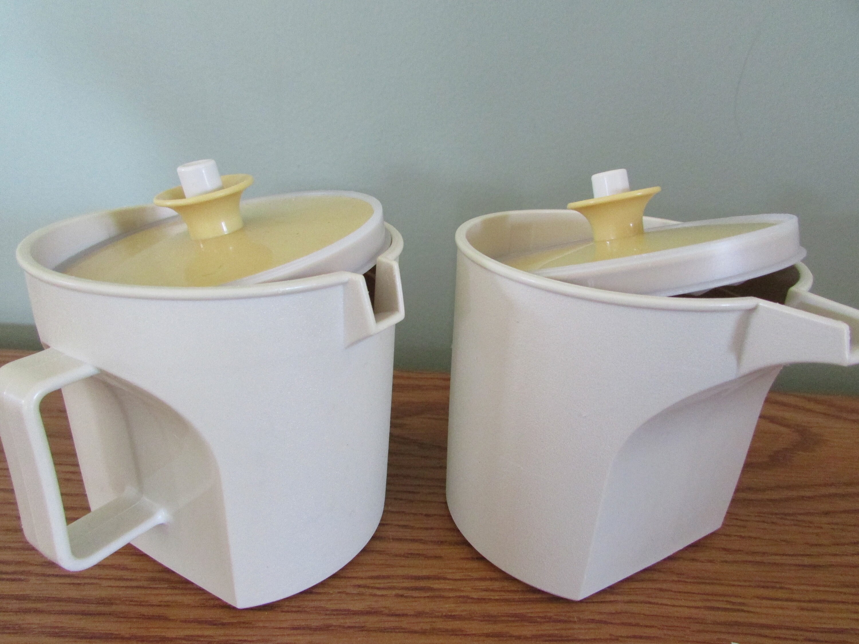 Vintage Tupperware Push Top Sugar and Creamer Container Set 1414-2
