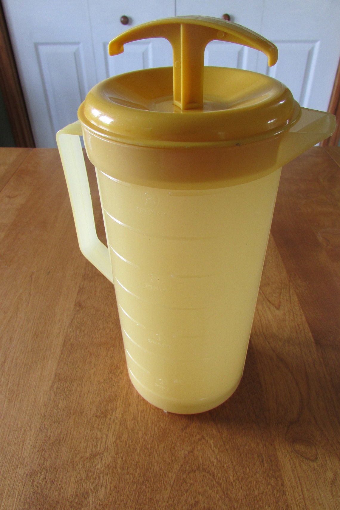 Vintage Plunger Pitcher Juice Pitcher Yellow Plastic Juice