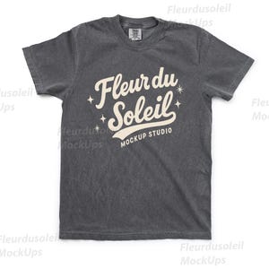 Comfort Colors 1717 Pepper Mockup, C1717 T-shirt platt lay, Pepper-skjorta med riktig fotomockup, POD-mockup med estetisk vit bakgrund