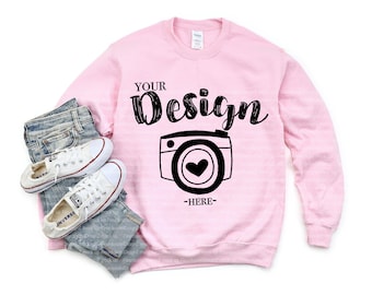 Sudadera Gildan 18000 Heavy Blend Crewneck Sudadera rosa claro Maqueta 18000 Maqueta de maqueta ...