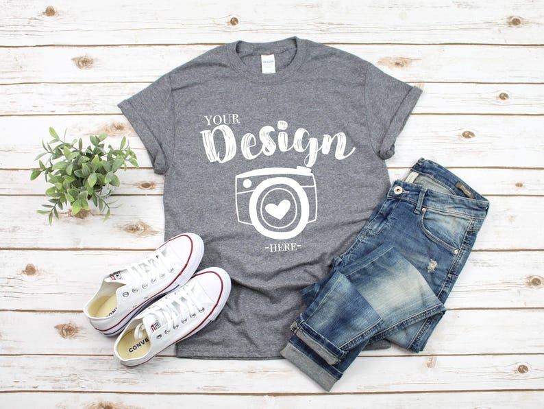 Mockup de camiseta unissex Gildan 5000 Graphite Heather, mockup de camiseta em vista plana, mockup de camiseta moderna, mockup de outono, mockup de camiseta Gildan imagem 1