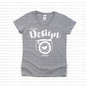 ギルダン 5V00L スポーツグレー ヘビーコットン レディース Vネック Tシャツ Tシャツ モックアップ、フラットレイシャツ モックアップ、モダンシャツ モックアップ Tシャツ モックアップ ギルダン