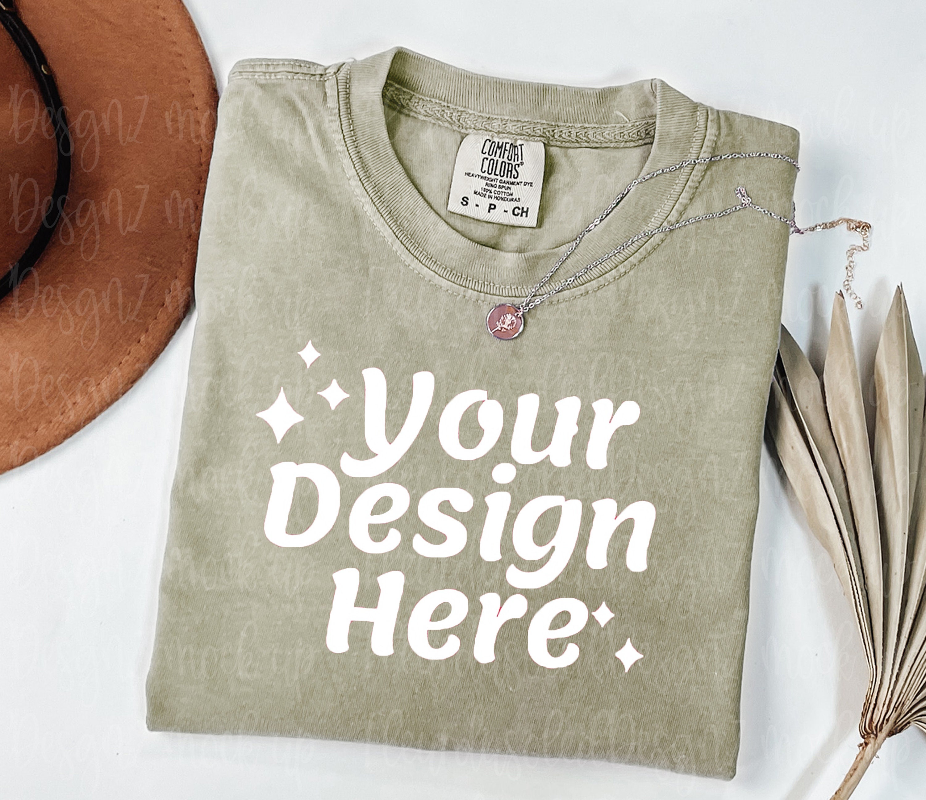 Komfort Farben C1717 KHAKI Shirt Mockup Komfort Farben Khaki Mockup Komfort Farbe 1717 flat Lay