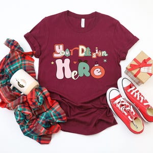 Paquete de maquetas navideñas / Maquetas de camisetas Bella Canvas 3001 / Diseño plano navideño con fotos reales / Estética navideña acogedora imagen 10