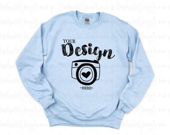 Maquette de sweat-shirt Gildan 18000 bleu clair, maquette de sweat-shirt Gildan, maquette de sweat-shirt bohème Gildan, maquette Gildan 18000