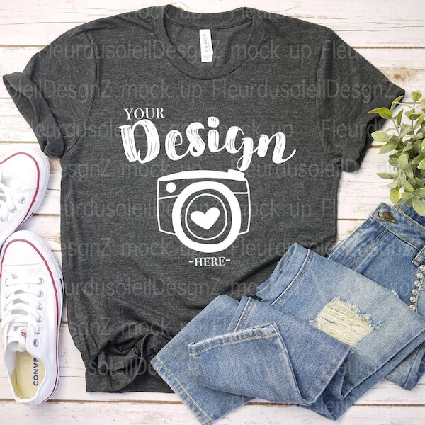 Maqueta de la camiseta Bella Canvas 3001 Gris Jaspeado Oscuro / Foto cenital de la camiseta real / Maqueta de la camiseta gris BC3001 / Foto cenital de estilo bohemio