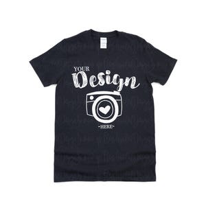 Gildan 64000 ブラック ユニセックス Tシャツ モックアップ Gildan ソフトスタイル Tシャツ モックアップ フラットレイシャツ モックアップ