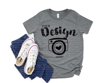 Bella Canvas 3001Y Deep Heather Jugend T-Shirt Mockup | Kinder T-Shirt flach gelegt | Echtes Shirt Mockup | Minimal