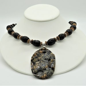 Carved Cheetah Agate Cheetah Panther Lion Pendant Necklace