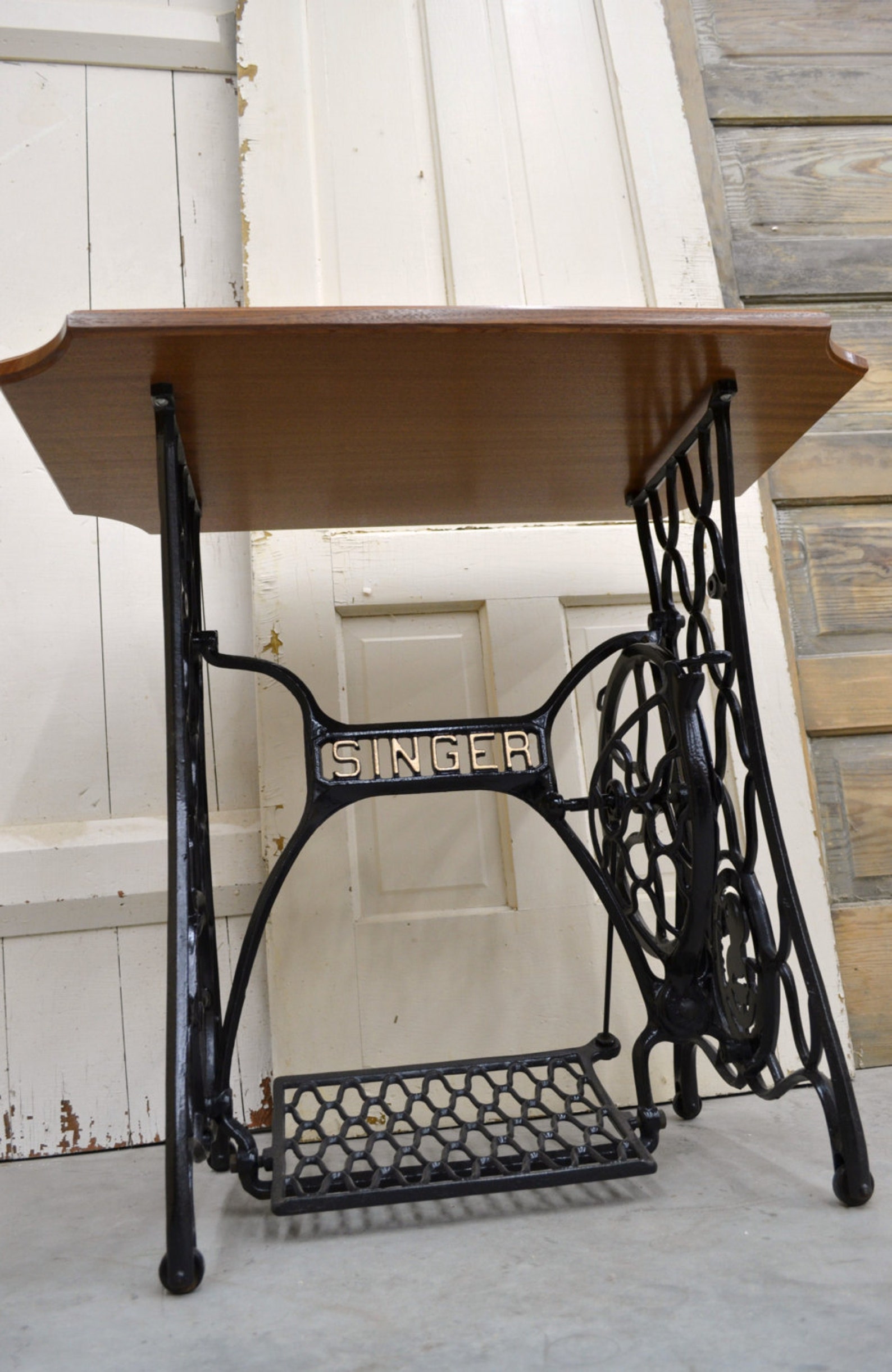 Singer sewing machine treadle table antique furniture